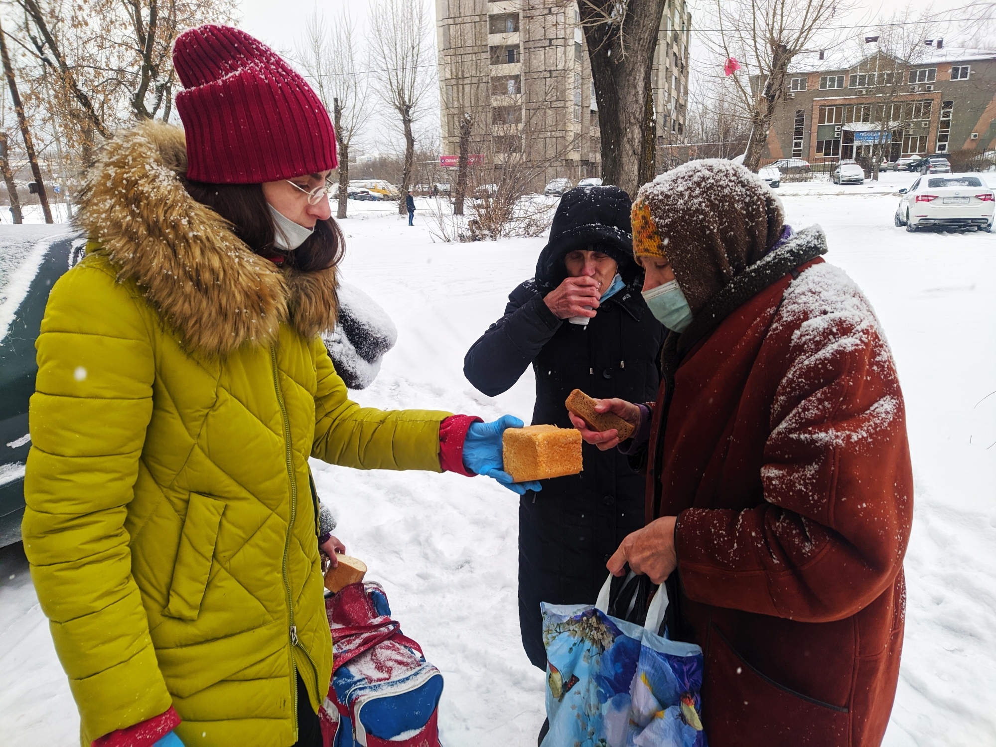 Что помогали продолжает помогать