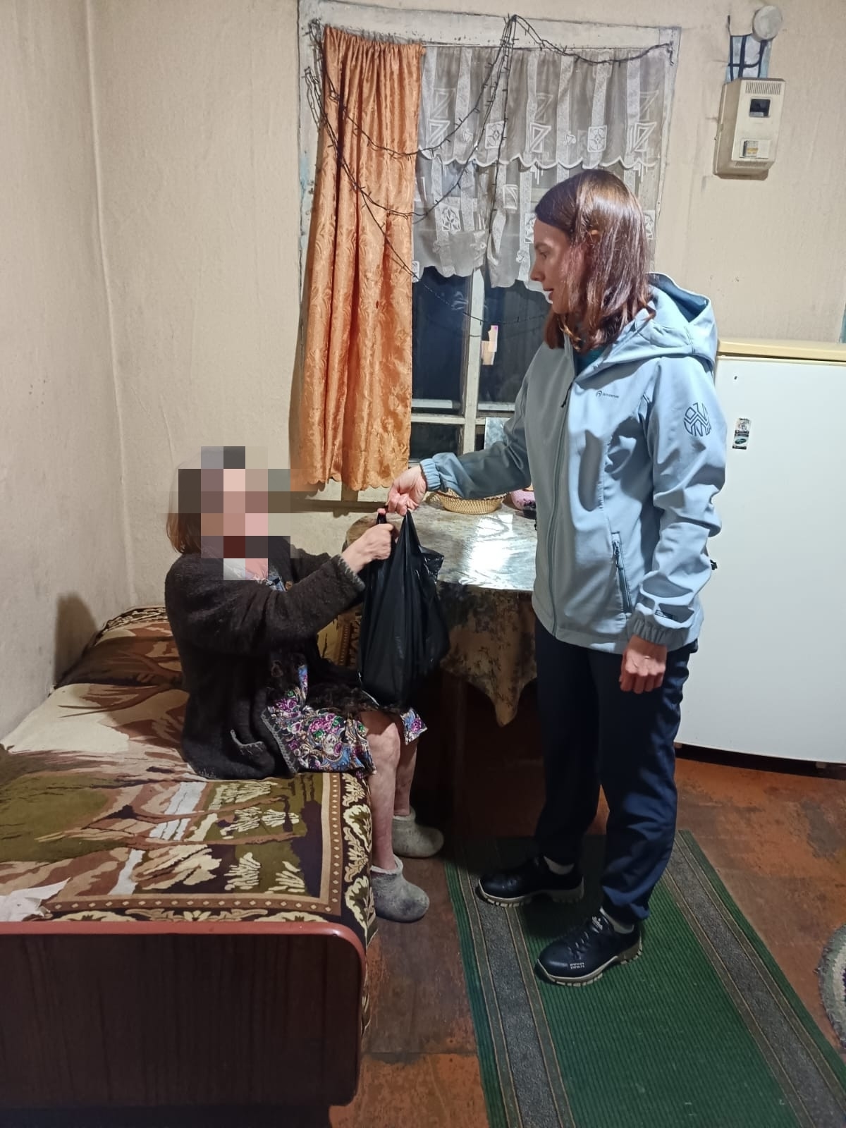 Помощь людям в трудной ситуации
